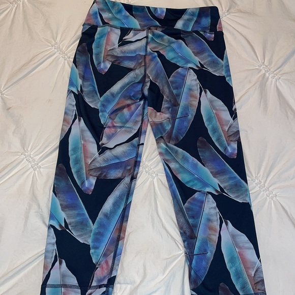 Live Love Dream / size Medium - cropped length leggings EUC - Picture 6 of 9